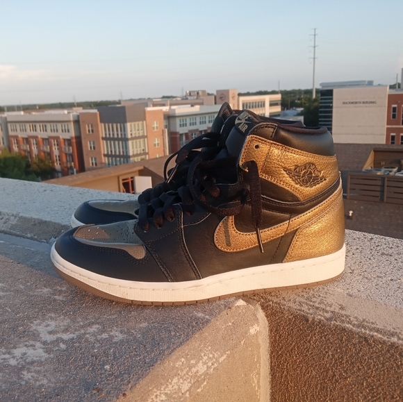 Air Jordan 1 - Picture 1 of 9